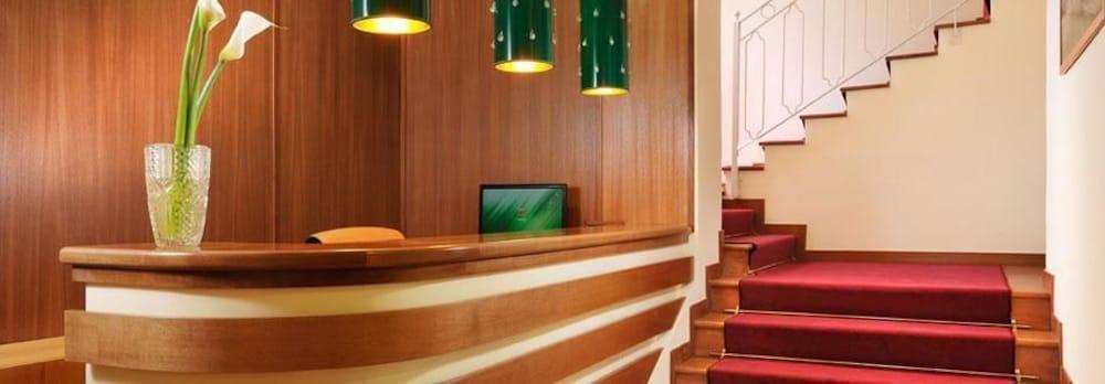 Hotel La Rocchetta 3*
