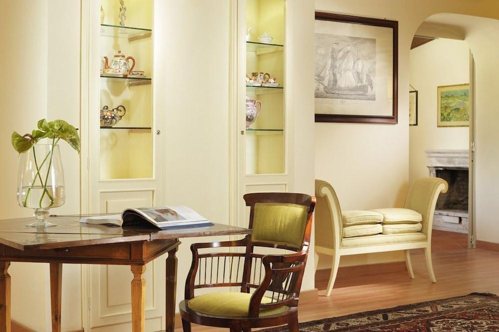 Hotel La Rocchetta 3*